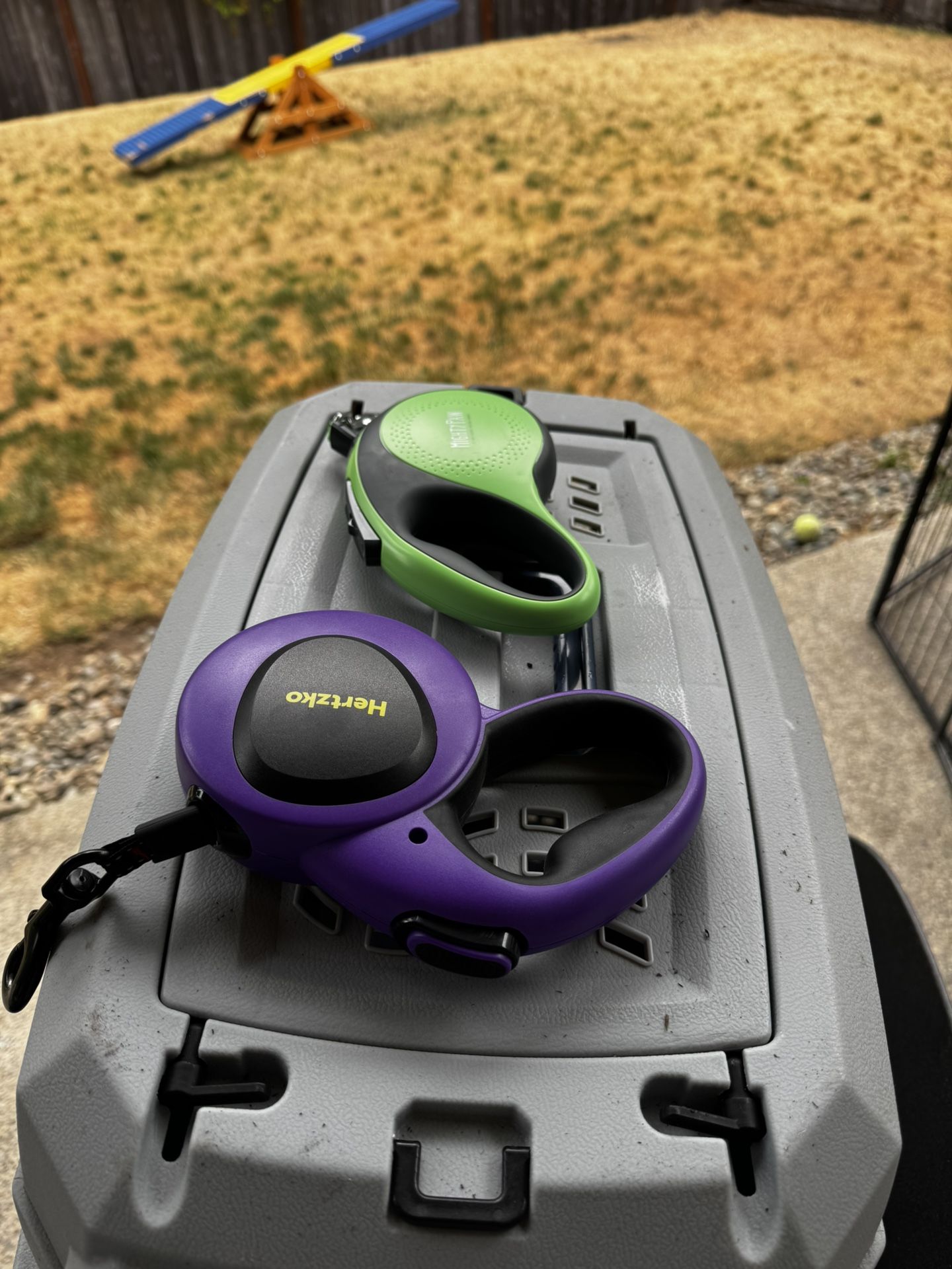 Pet carriers + Retractable Leashes