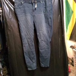 Torrid Bombshell Skinny Jeans = Size 20.