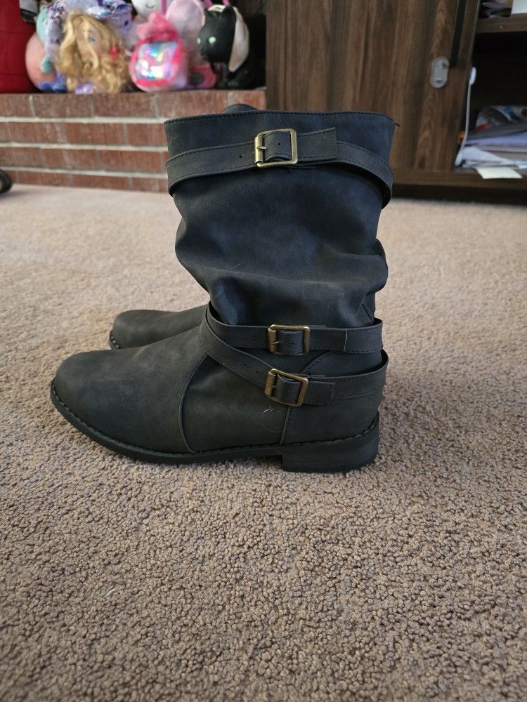 Sz 10 No Name Shoes