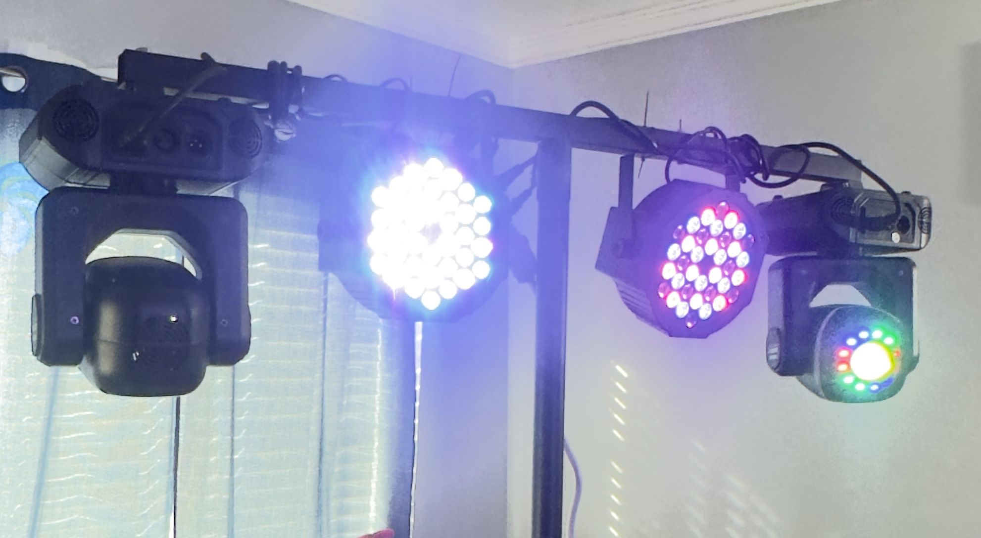 Dj Light Bar With Moving Heads And Par Lights