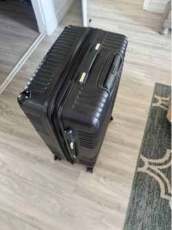 Large rollaway luggage
