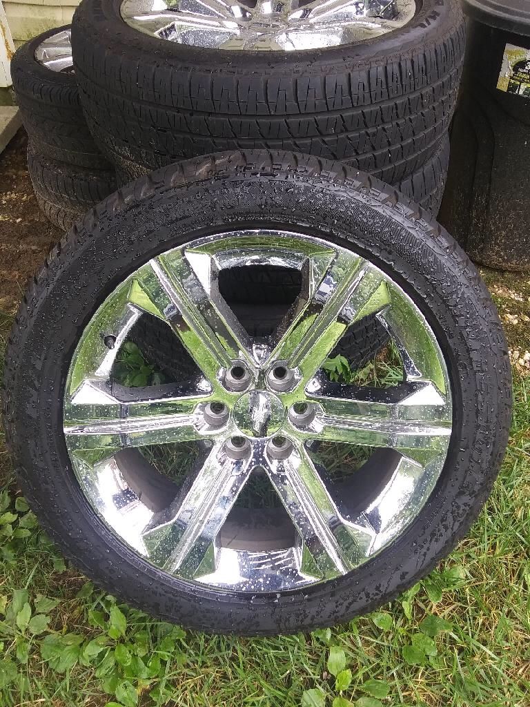 22 inch Chevy wheels an gmc in Escalade 6 lugs OEM rims 1000 obo