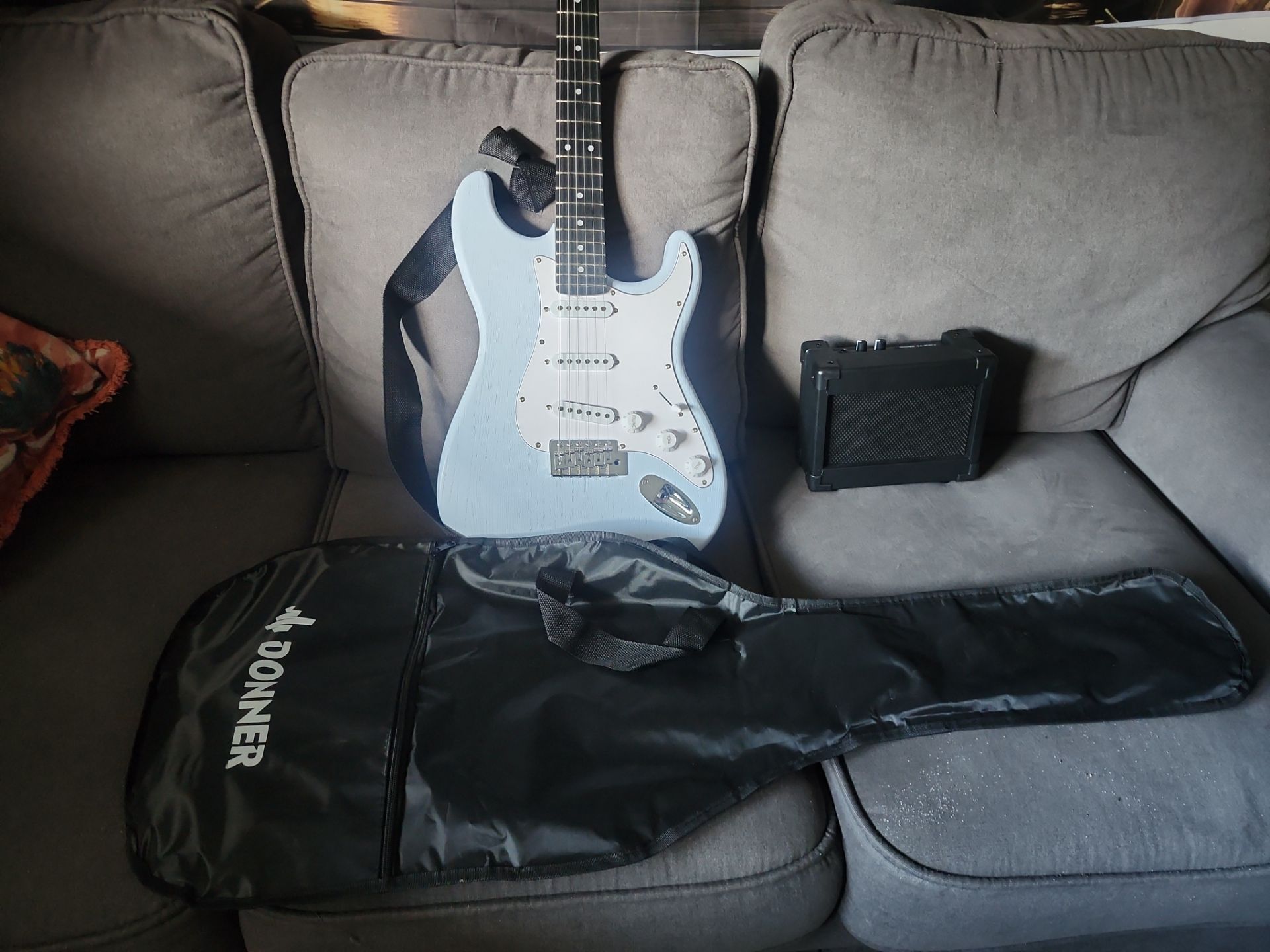 Donner Beginners Electric Guitar
