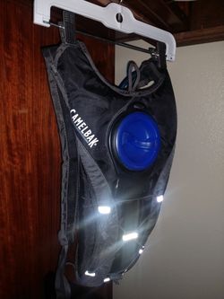 Camelback water carrier