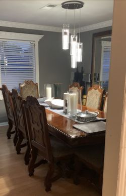 Dining Table 8 Chairs/ Comedor De 8 Sillas En Buenas Condiciones