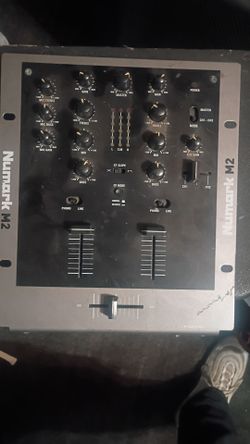 Numark M 2