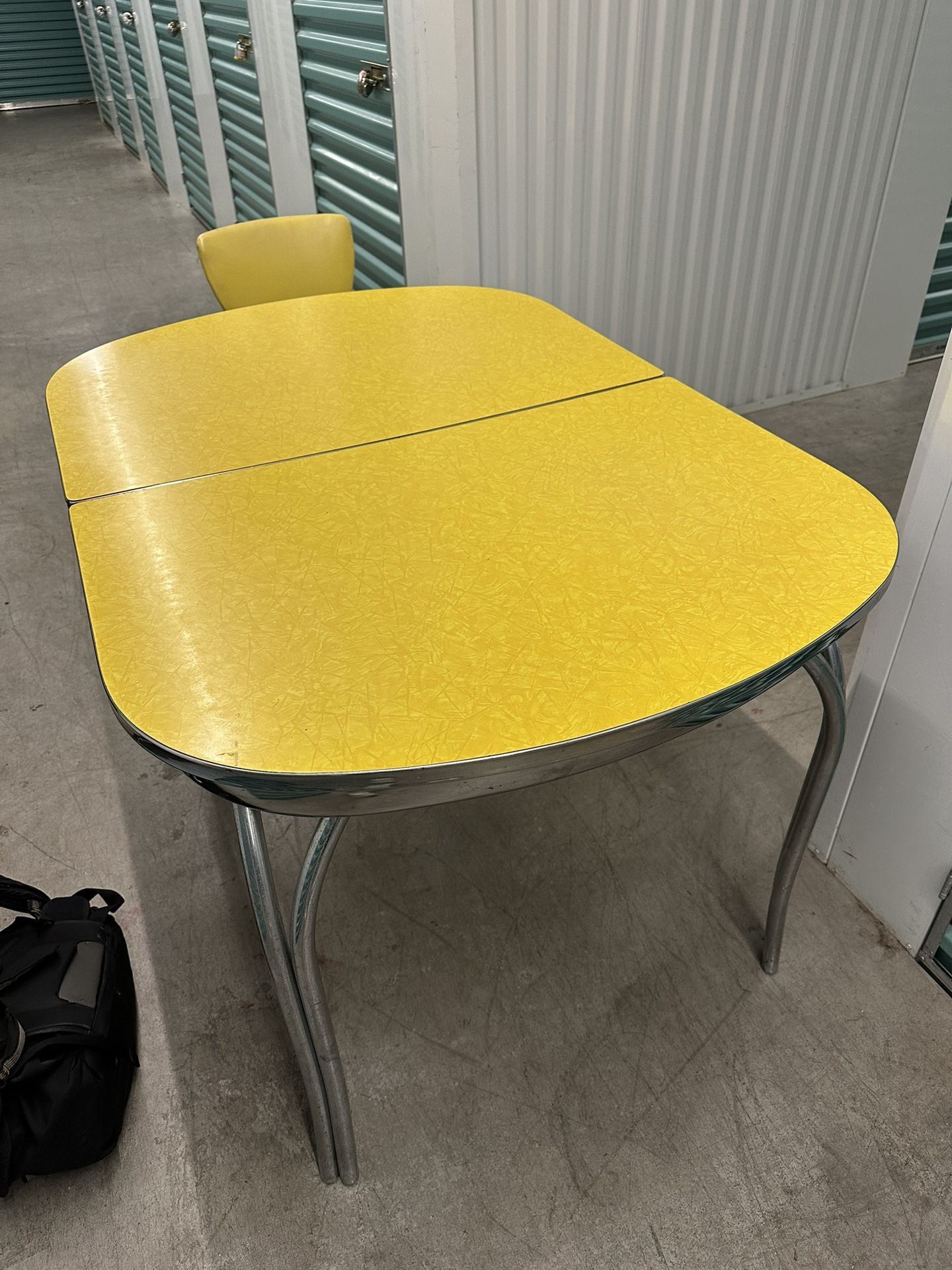 Vintage Yellow Formica Table w 4 Matching Chairs