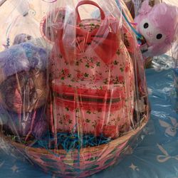 Minnie MOUSE EASTER BASKET 