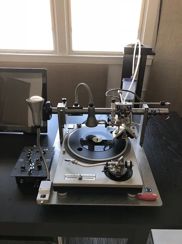 Vinyl Record Cutter T560 Silver.
