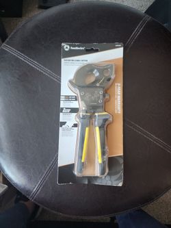 Ratcheting cable cutter