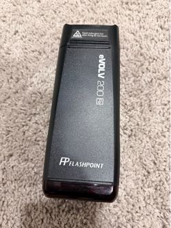 Flashpoint eVOLV 200 R2 (battery included, no charger)