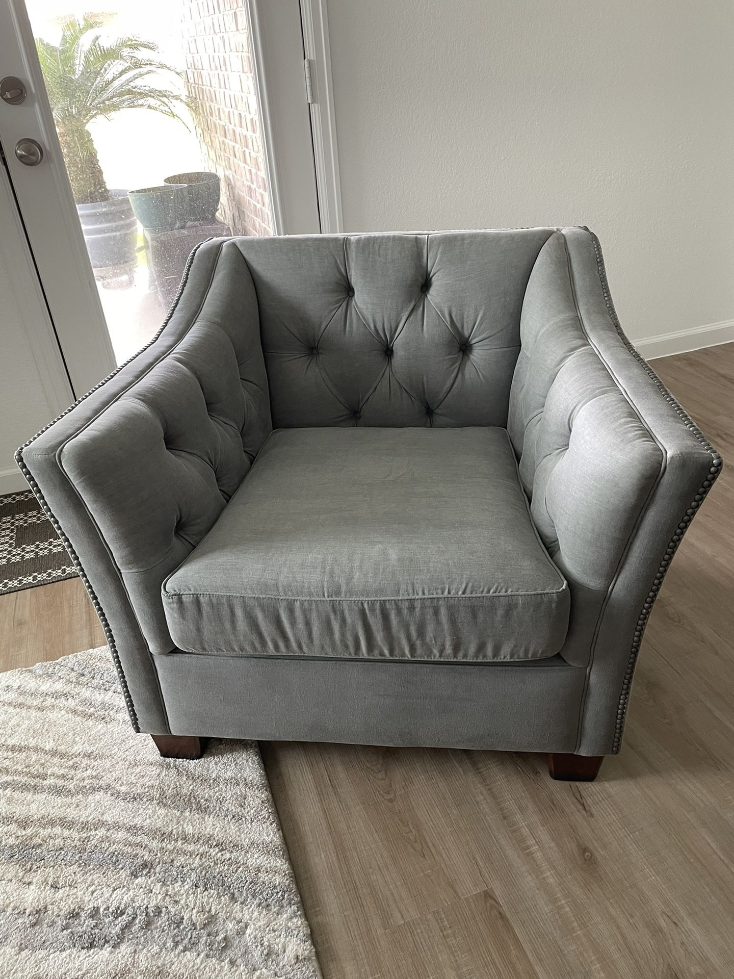 Oversized Tufted Linen Chair