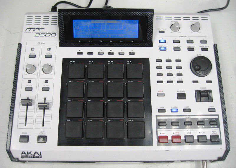 Akai MPC2500 LE Drum Machine MIDI Production Center