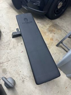 Titan Fitness Flat Bench