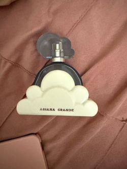 Ariana Grande cloud perfume