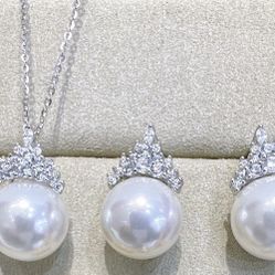 Pearl Set - Earrings And Pendent 9-10mm