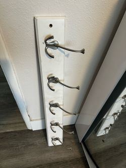 Wall coat rack
