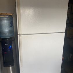 Whirlpool REFRIGERATOR  WORKS GREAT