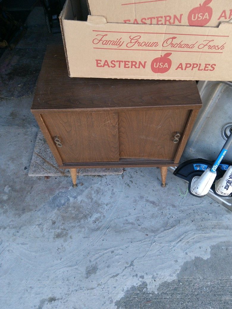 Cabinet $5
