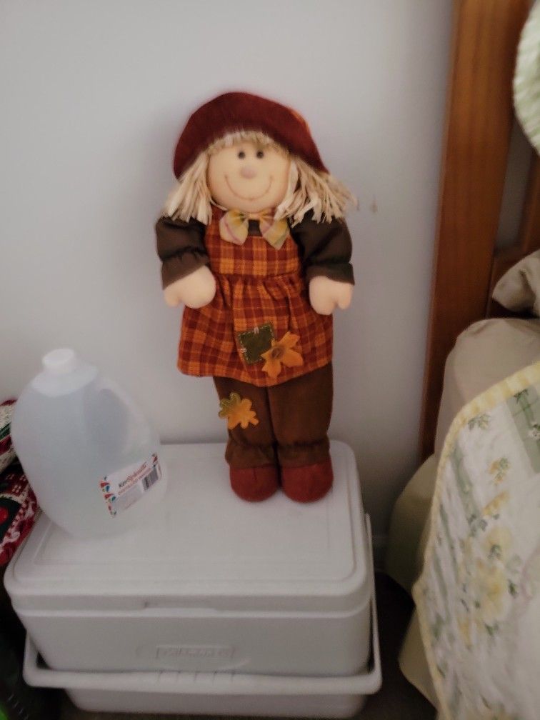 20 In. Standing Girl