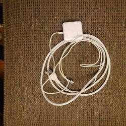 Apple Magsafe Charger (2015 Macbook Pro)