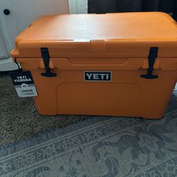 YETI Rambler 46 OZ Bottle King Crab Orange for Sale in Covina, CA - OfferUp