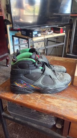 Air Jordan Retro 8 “Air Raid” Good Condition. Size 9.5. NO BOX.