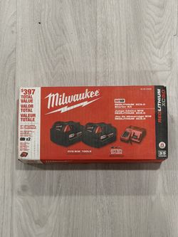 Milwaukee M18 REDLITHIUM XC5.0 Starter Kit (2 Batteries + Charger)
