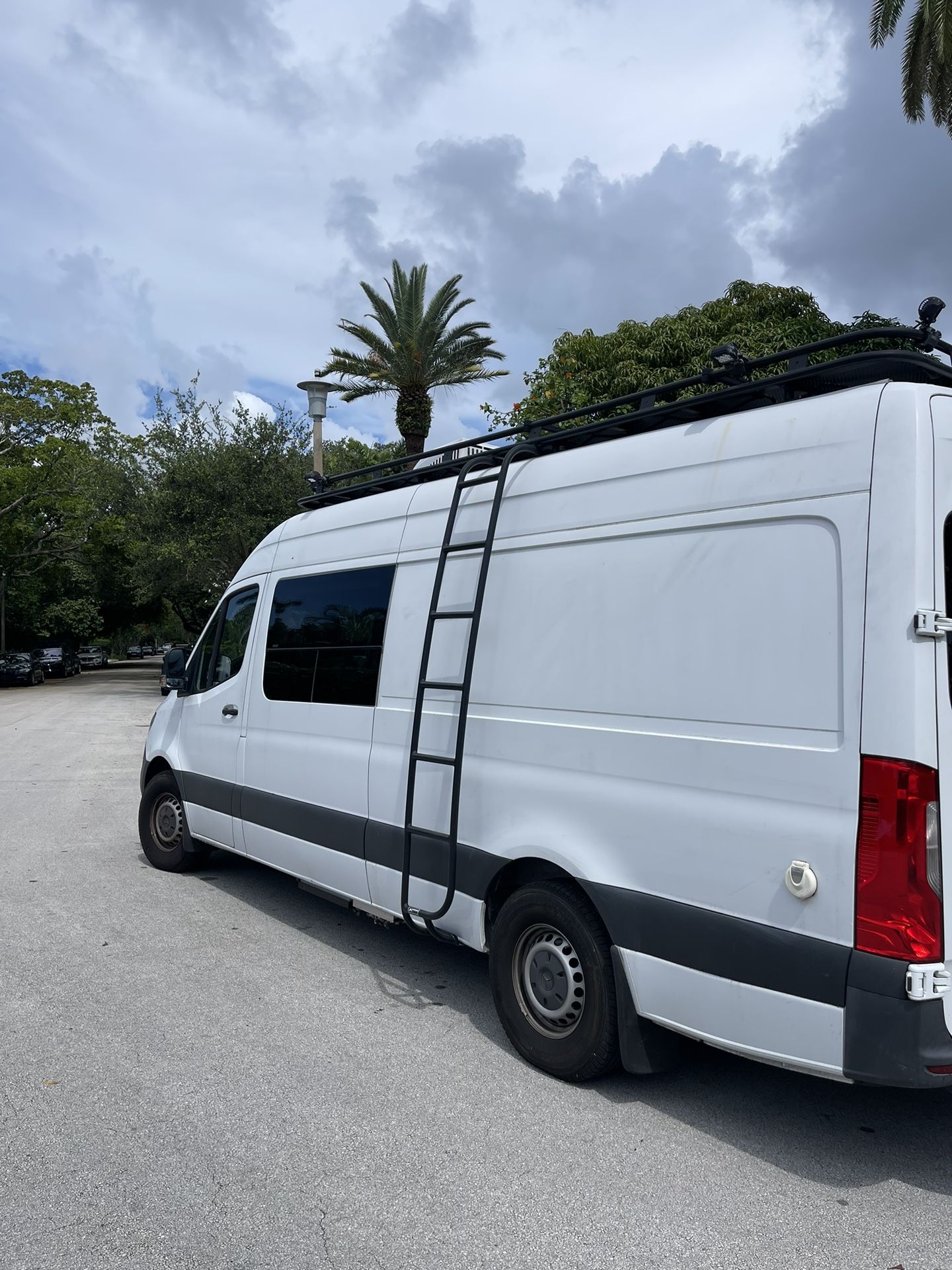 Mercedes Sprinter RV. New Build. 2019. V6
