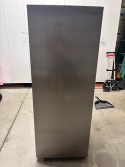 Convertible Fridge/Freezer 7 cubic ft Vissani