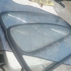 Volkswagen Beetle Early '70s Rear Glass Selling Set