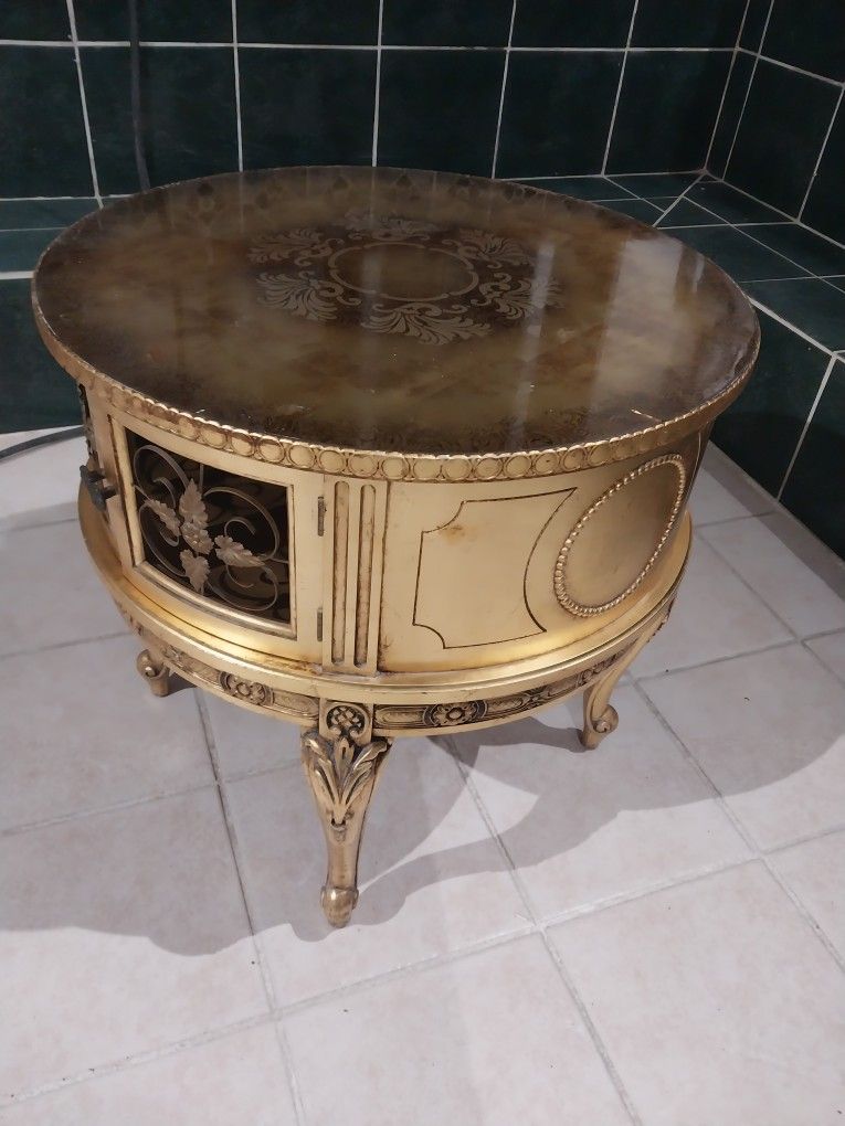 French Gilt Round Accent Table 