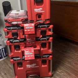 Milwaukee pack out w 3 extra organizer