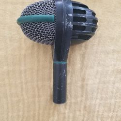 MICROFONO AKG D112 