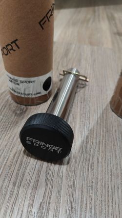 Magnetic hinge pin