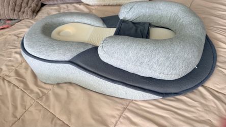 Ergonomic baby pillow