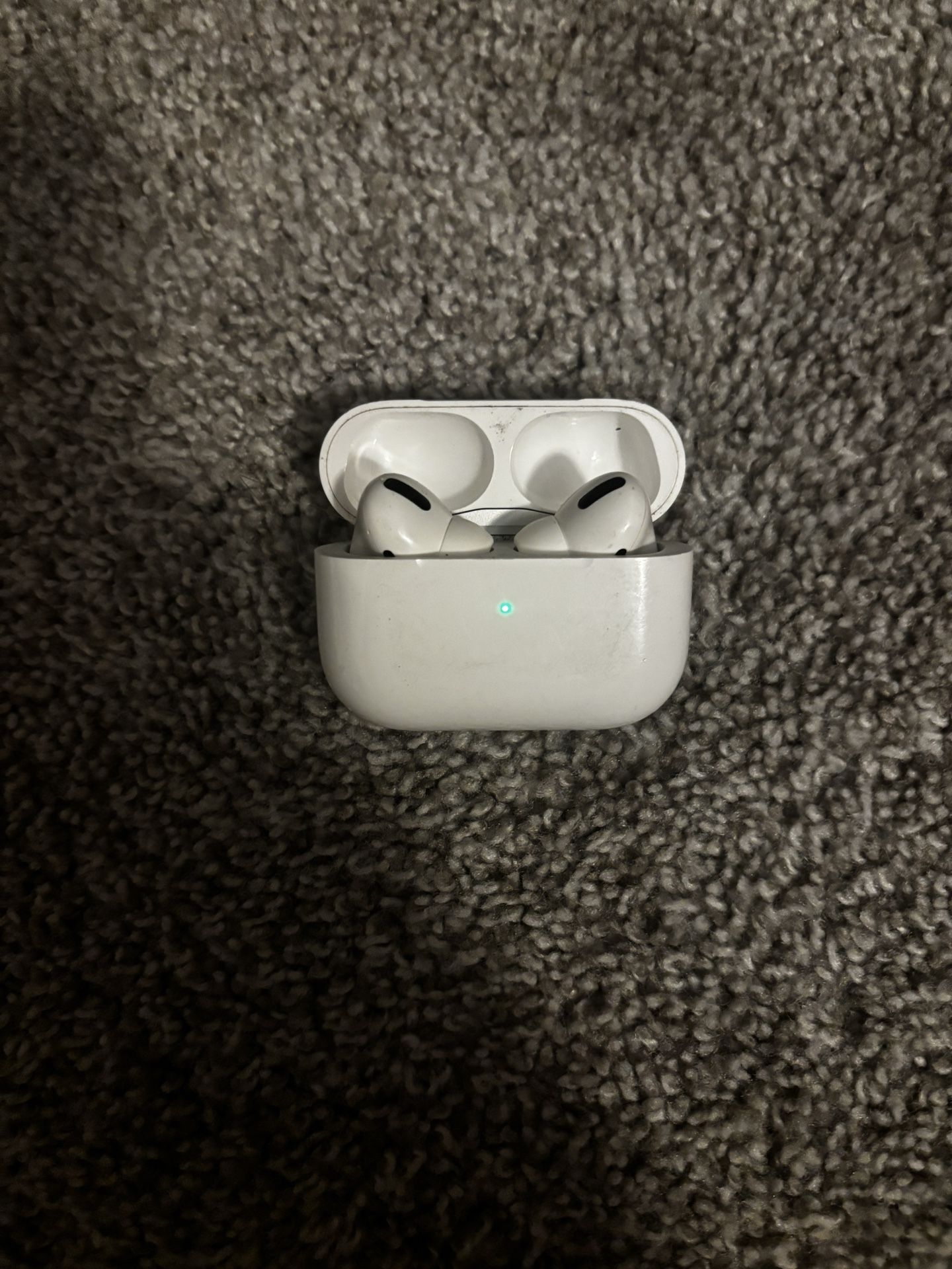 AirPod Pro Gen 1 Lighting For Plug In