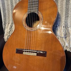 Alvarez classical guitar