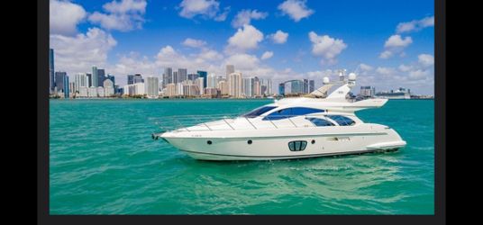 Yacht Charter 