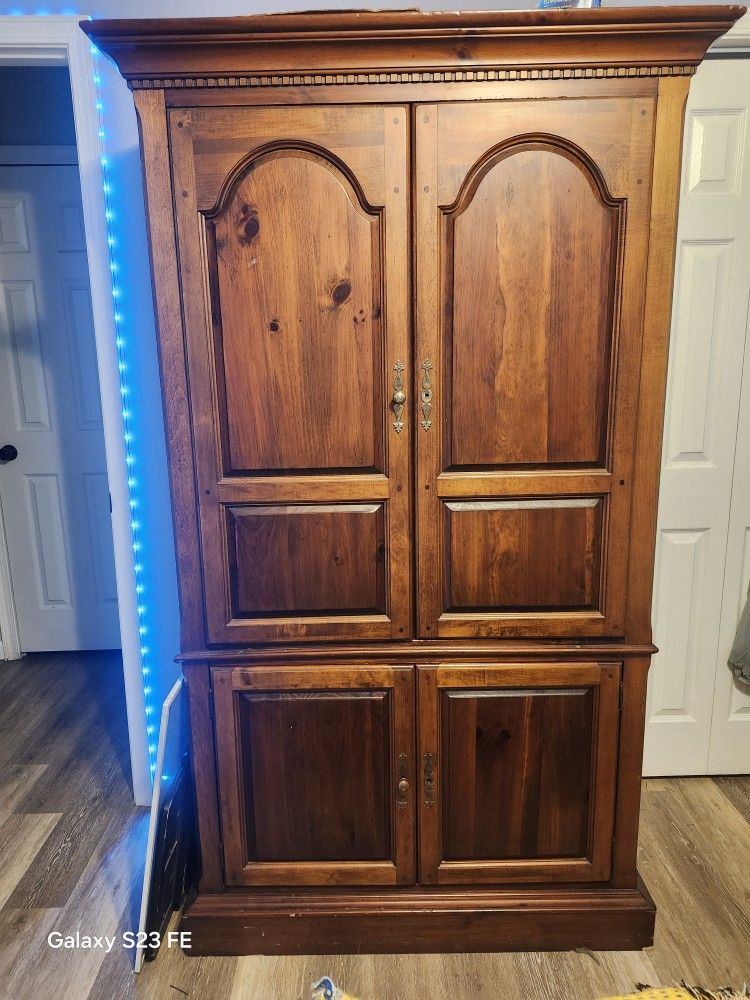 Heavy Duty Entertainment Center 