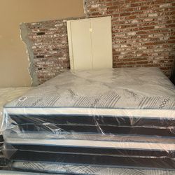 Cal King Pillów Top Mattress 