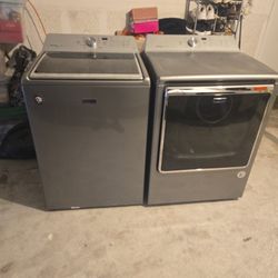 MAYTAG WASHER AND DRYER  400$ O.B.O