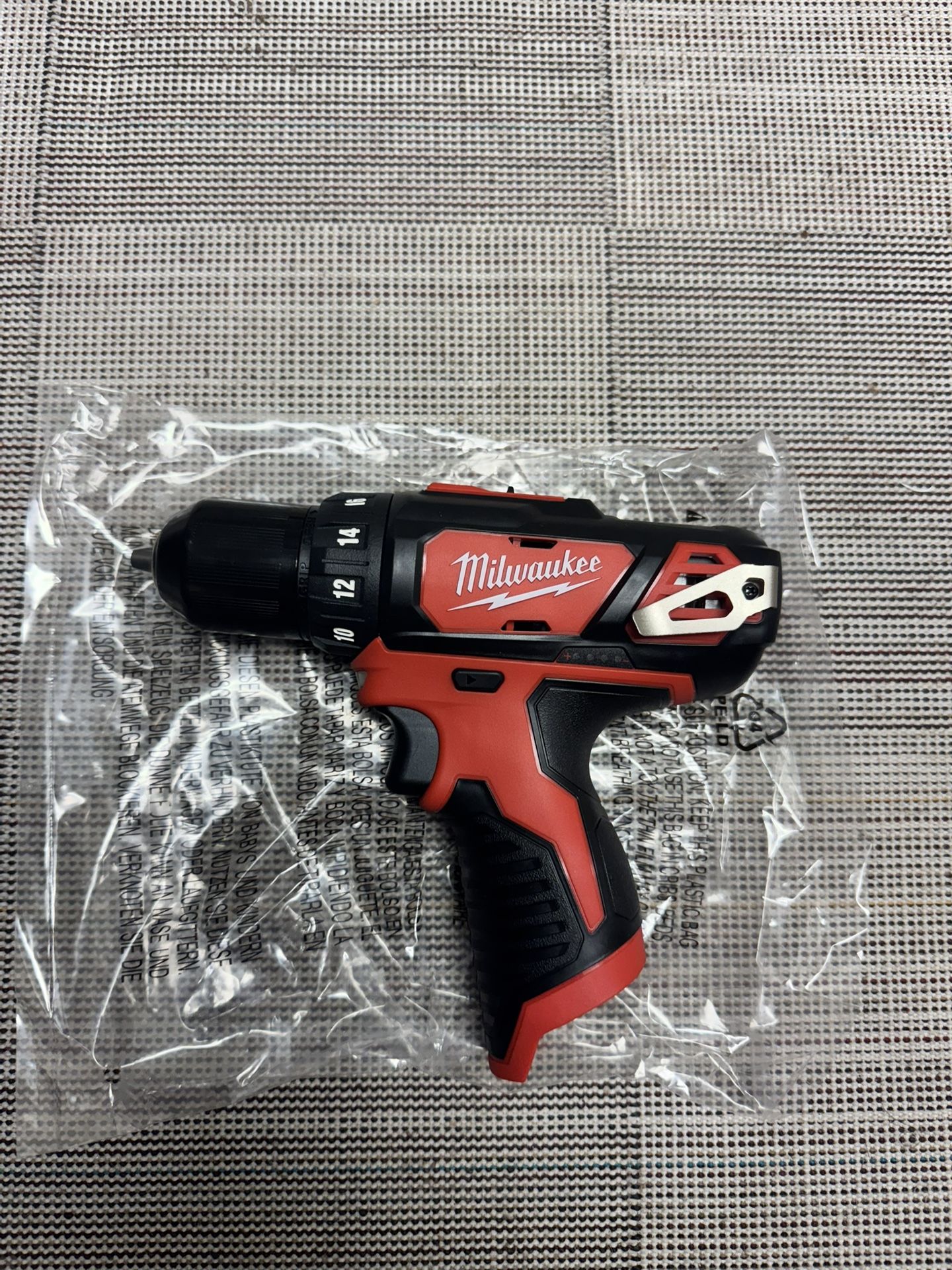 Milwaukee M12 Cordless 12V Drill 3/8 (Tool-Only)