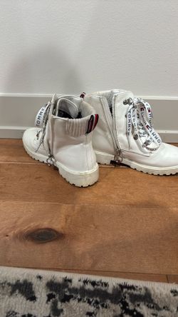 Tommy Hilfiger Girl Boots Size 4