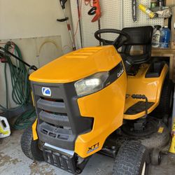 Cub Cadet LT 42” KOHLOR Lawn Mower (Used 72hours)