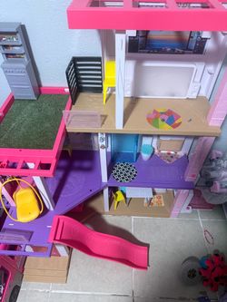 Barbie Dreamhouse Multi-Story Dollhouse Playset
