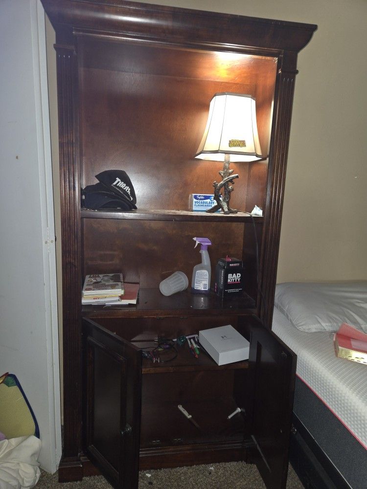 Real Wood Really Nice Bookshelf With 2 Shelves Under