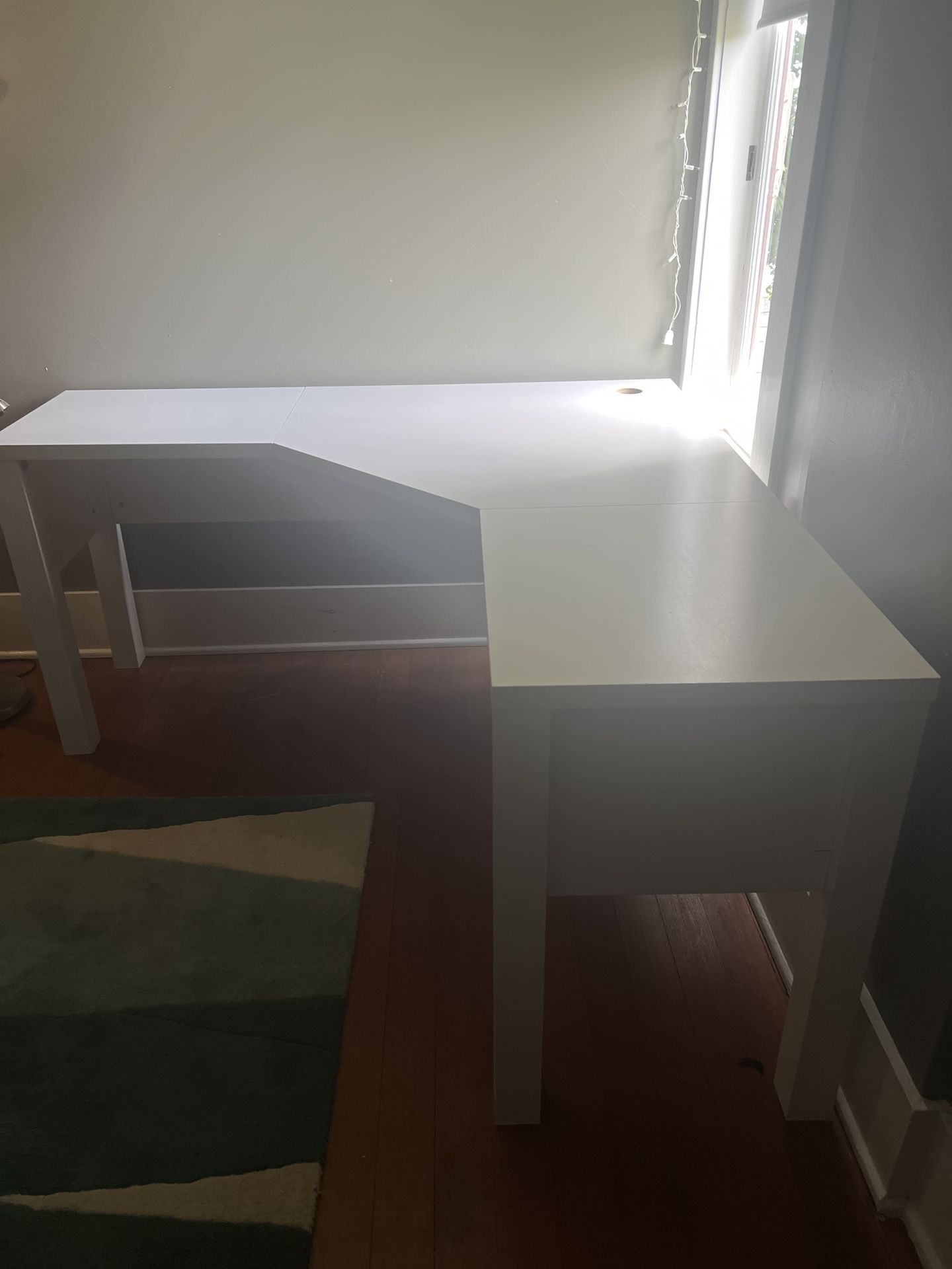 Free White Corner Desk
