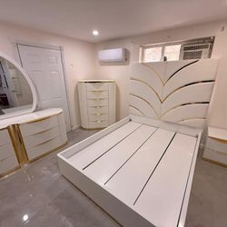 Queen Bedroom Set, New And Luxury. Ask For Price.