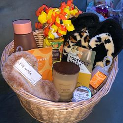 Holiday Gift Baskets- IMMEDIATE PICK UP AVAILABLE